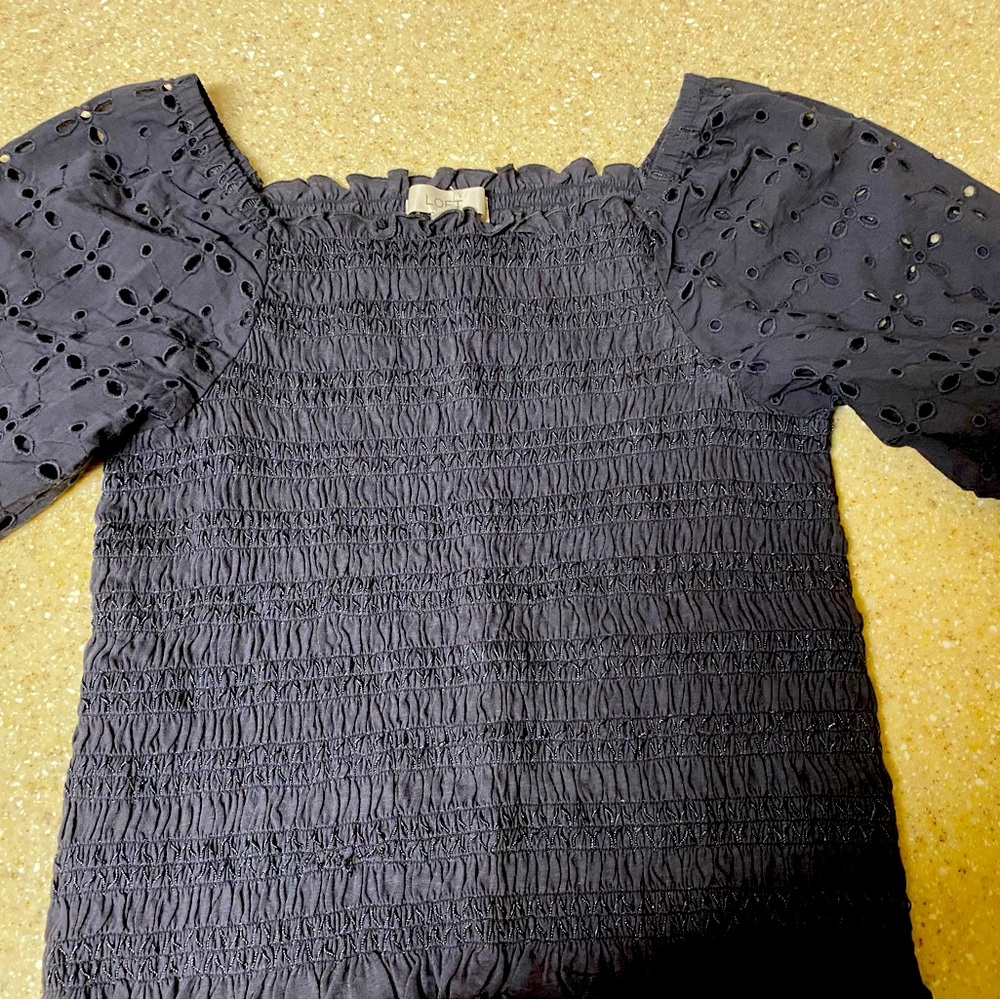 NWT Ladies Medium LOFT Summer top